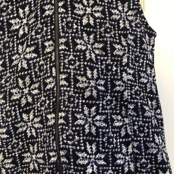 Talbots Full Zip Faux Fur‎ Hooded Vest Womens Medium Snowflakes Nordic Navy Blue - Picture 3 of 7